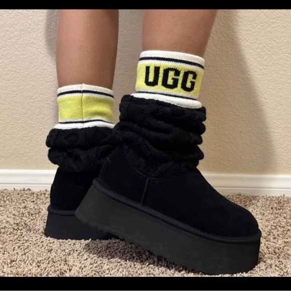 UGG Winter Boots - Picture 4 of 4